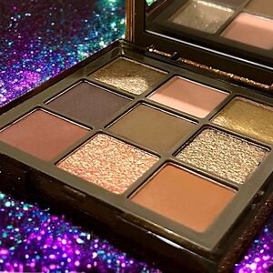 HUDA BEAUTY Eyeshadow Palette In Khaki Obsession